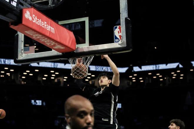 波特兰开拓者训练开放日；今晨刷新队史纪录引欢呼；NBA季后赛在即；训练强度明显提升的简单介绍