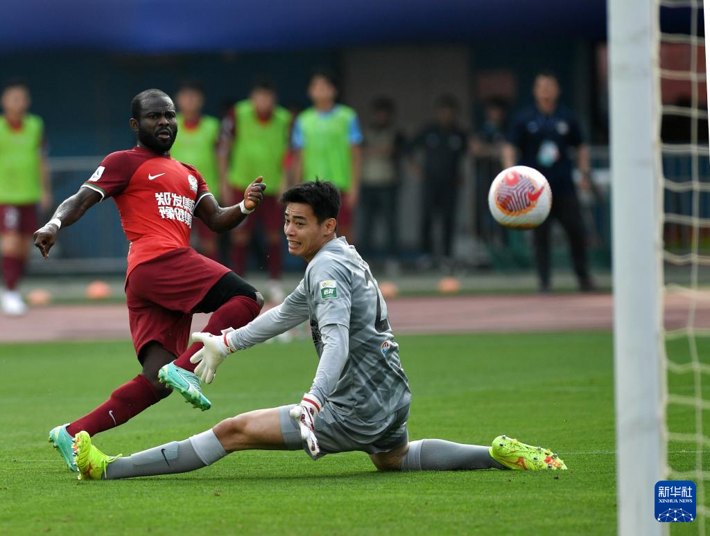 kaiyun官网-包含清晨体能课后，西汉姆复出首秀备战西甲，球迷炸锅，年轻球员得到机会的词条